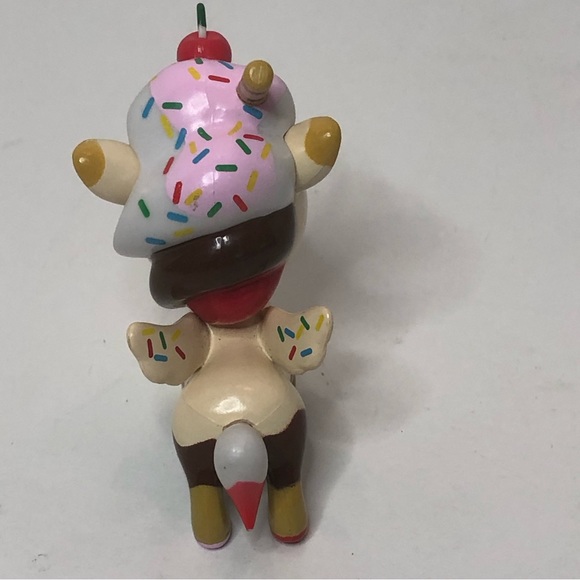 TokiDoki  Unicorno Series 6 Sundae Collectible Mini Figurine - Picture 4 of 4